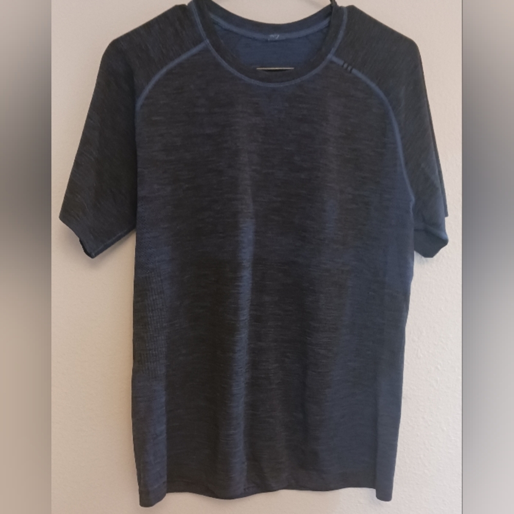 Lululemon Mens Shirt Tech Blue Size Med Training Running Workout